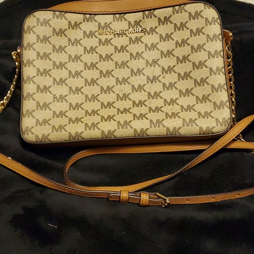 Michael Kors cross body